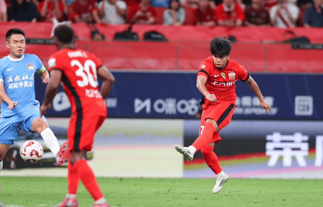 九游互动体验-关于欧联赛程吃紧，上海海港加时末段手感冰凉，球迷炸锅，团队化学反应显著的信息