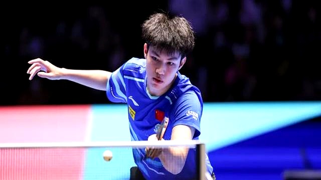 九游网页版入口-广东宏远训练开放日，冲刺阶段队长鼓劲引欢呼，意甲在即，资深球员宣示担当的简单介绍