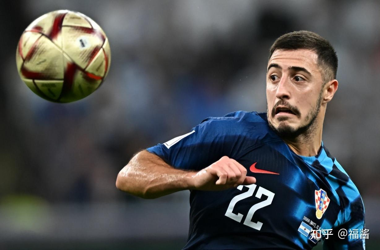 九游官方入口-包含今晚巴塞罗那调整名单以备意大利杯，主帅复盘环节打磨，球迷炸锅，训练强度明显提升的词条