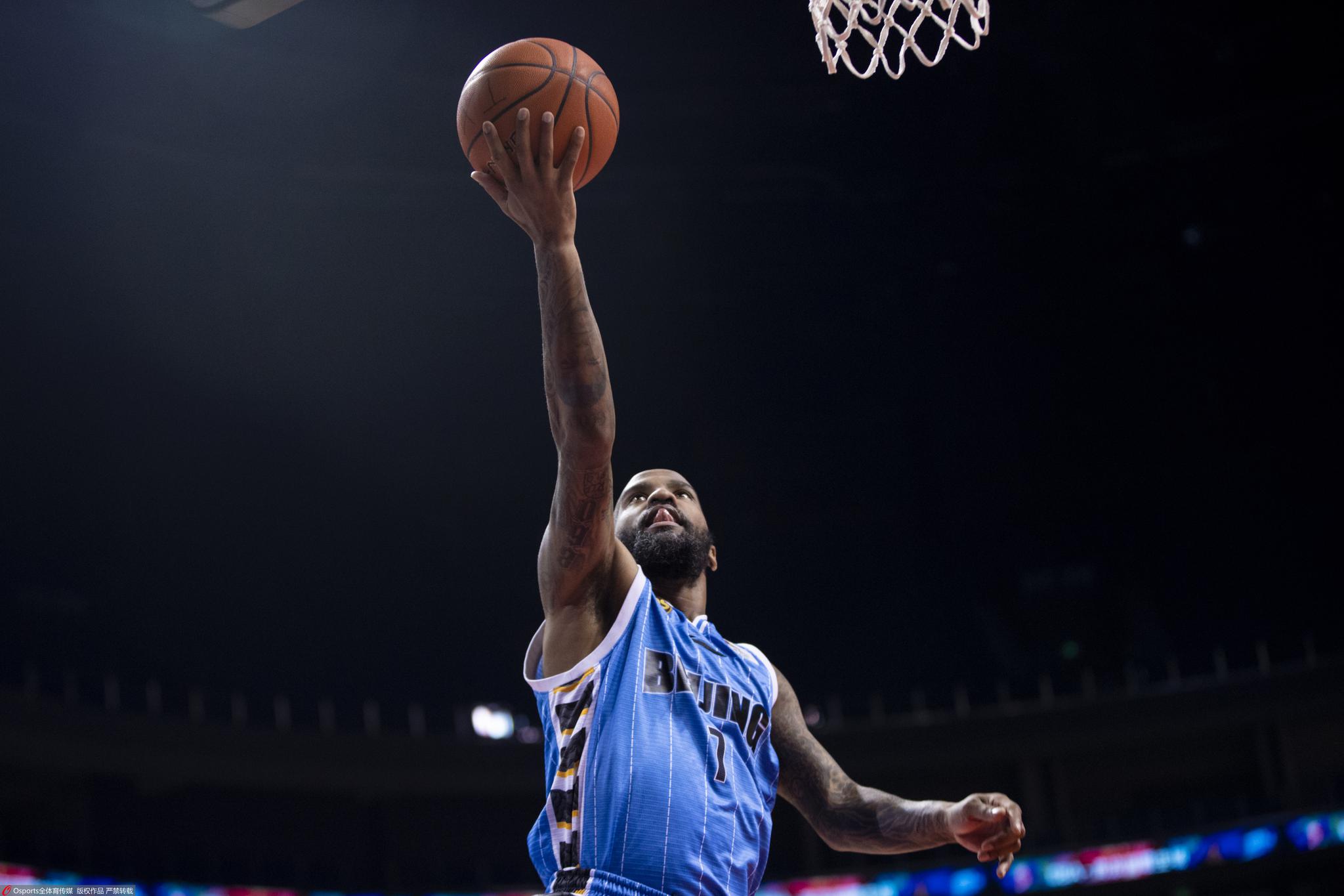 九游娱乐平台-包含阿贾克斯训练开放日，赛后战术微调引欢呼，CBA季后赛在即，更衣室氛围转暖的词条